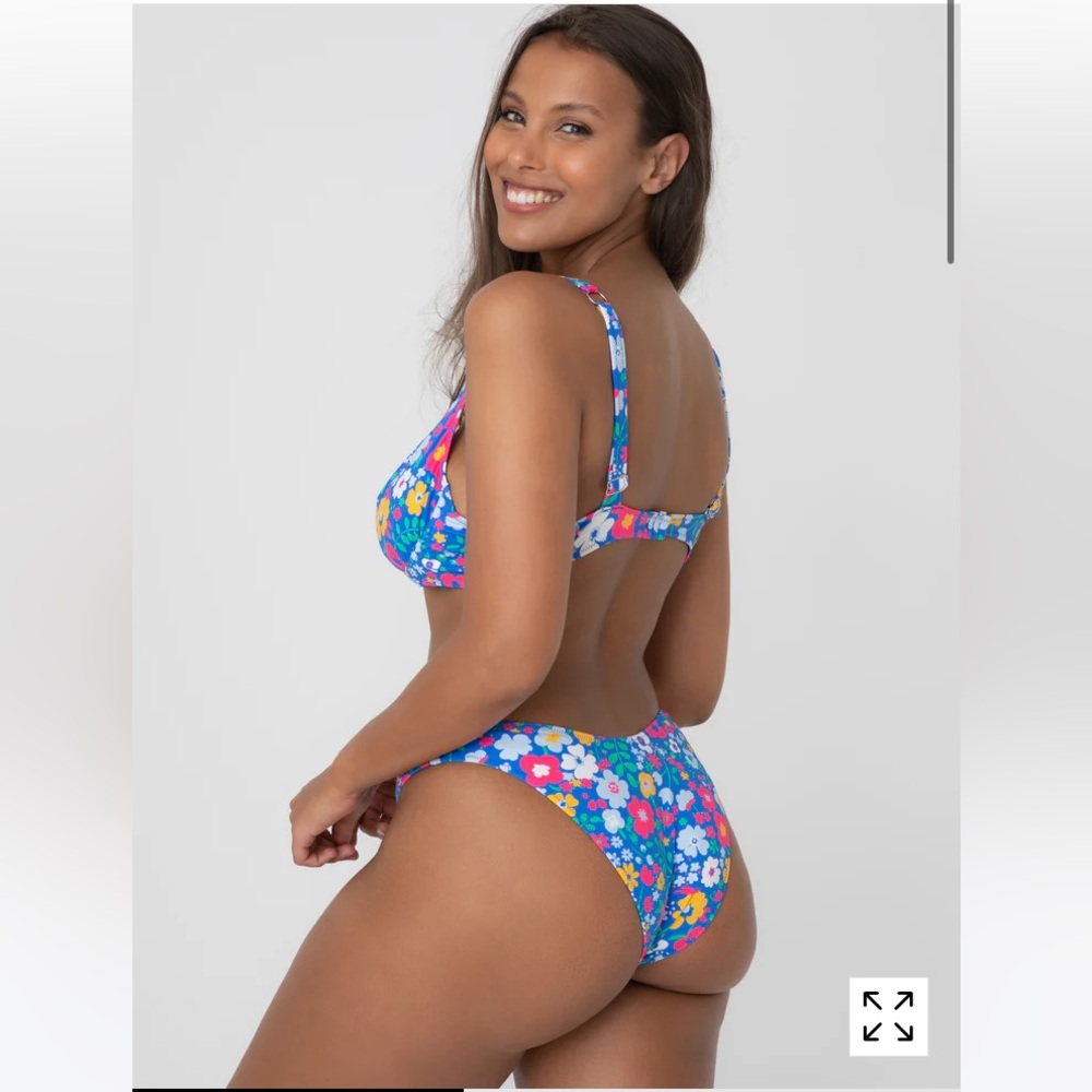 Bright Swimwear size small Capri Bright Flower Garden swim bottoms new with tags